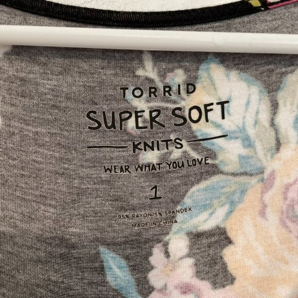 TORRID 1 Plus Size Super Soft Scoop Neck Button Front Fit and Flare Tank Floral - Picture 7 of 14